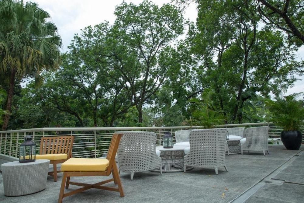 The Shalimar Boutique Hotel Malang Exterior foto